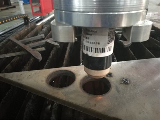Pasokan pabrik Gantry makan malam yang kuat cnc mesin pemotong tabung plasma