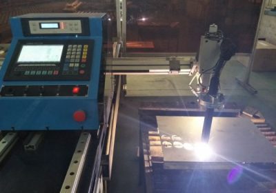 Cina 1325 CNC Plasma Cutting Machine Dengan THC untuk Baja