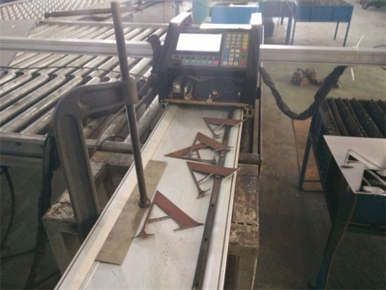 Cina produsen pemotong plasma CNC dan mesin pemotong api digunakan untuk memotong aluminium Stainless Steel / Besi / Logam